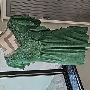 One World green top size small